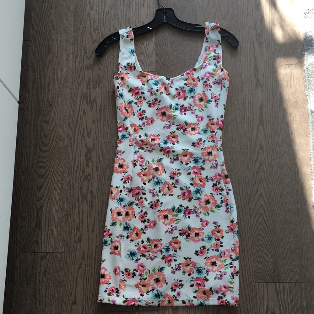 Bershka Floral Dress Size M - Picture 2 of 7
